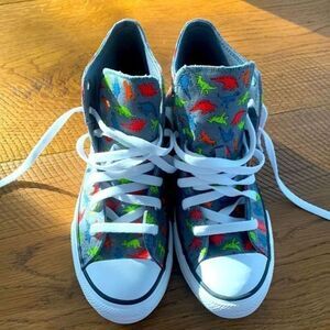 Converse Chuck Taylor 666200C size 3.5